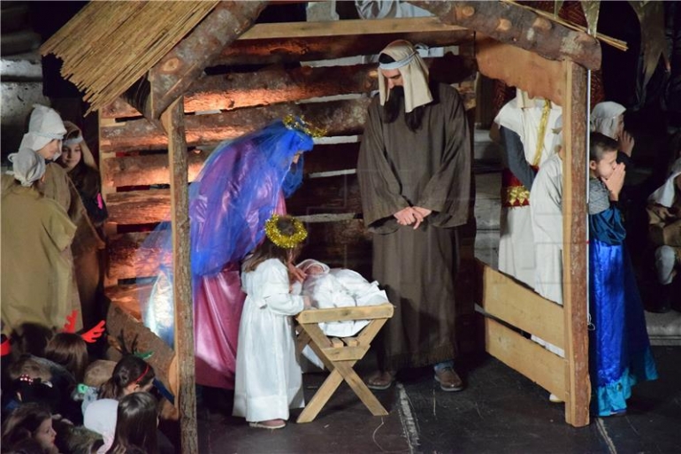 žive jaslice pred dubrovačkom katedralom