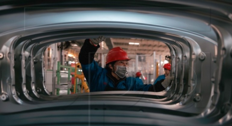 Kineski Xiaomi predstavio svoj prvi električni automobil