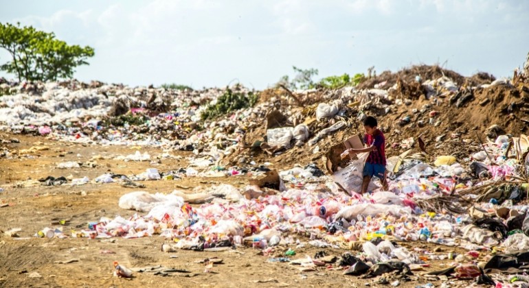 Zašto "recikliranje" odjeće neće spasiti naš planet?