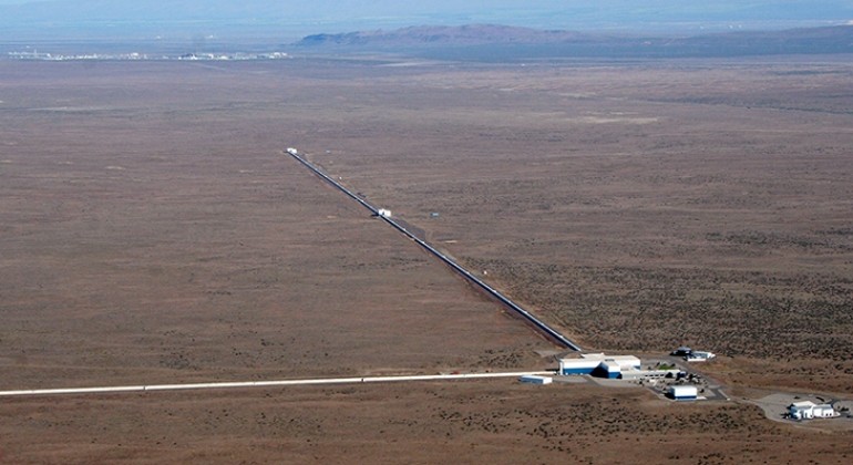 Nova tehnologija poboljšava detektore gravitacijskih valova rezanjem kvantne buke