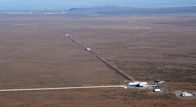 Ovo je pogled na LIGO detektor u Hanfordu, Washington. // LIGO laboratorij.