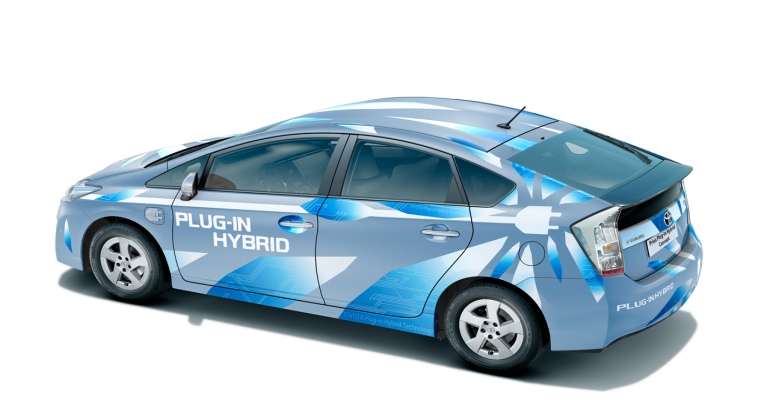 Hibridni automobil